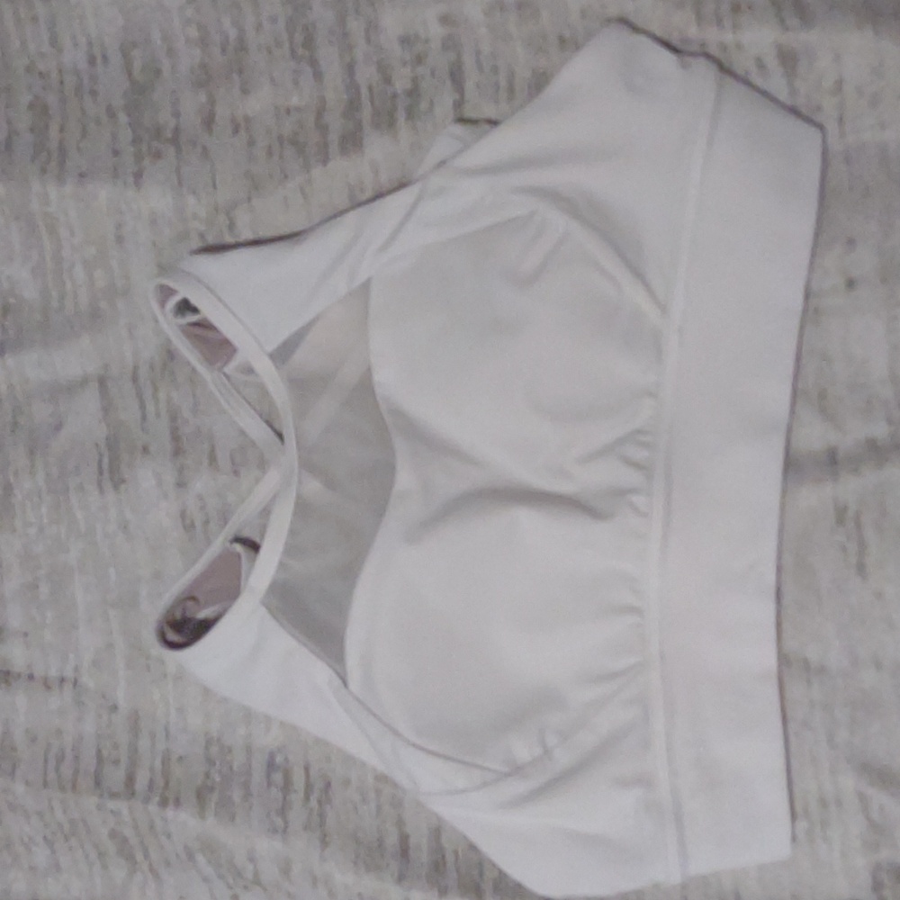 Lululemon | Breath - it Bra Medium Support